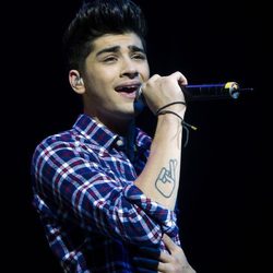 Zayn Malik nos enseña su tatuaje en el brazo