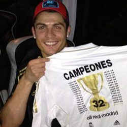 Cristiano Ronaldo con la camiseta de 'Campeones' de Liga