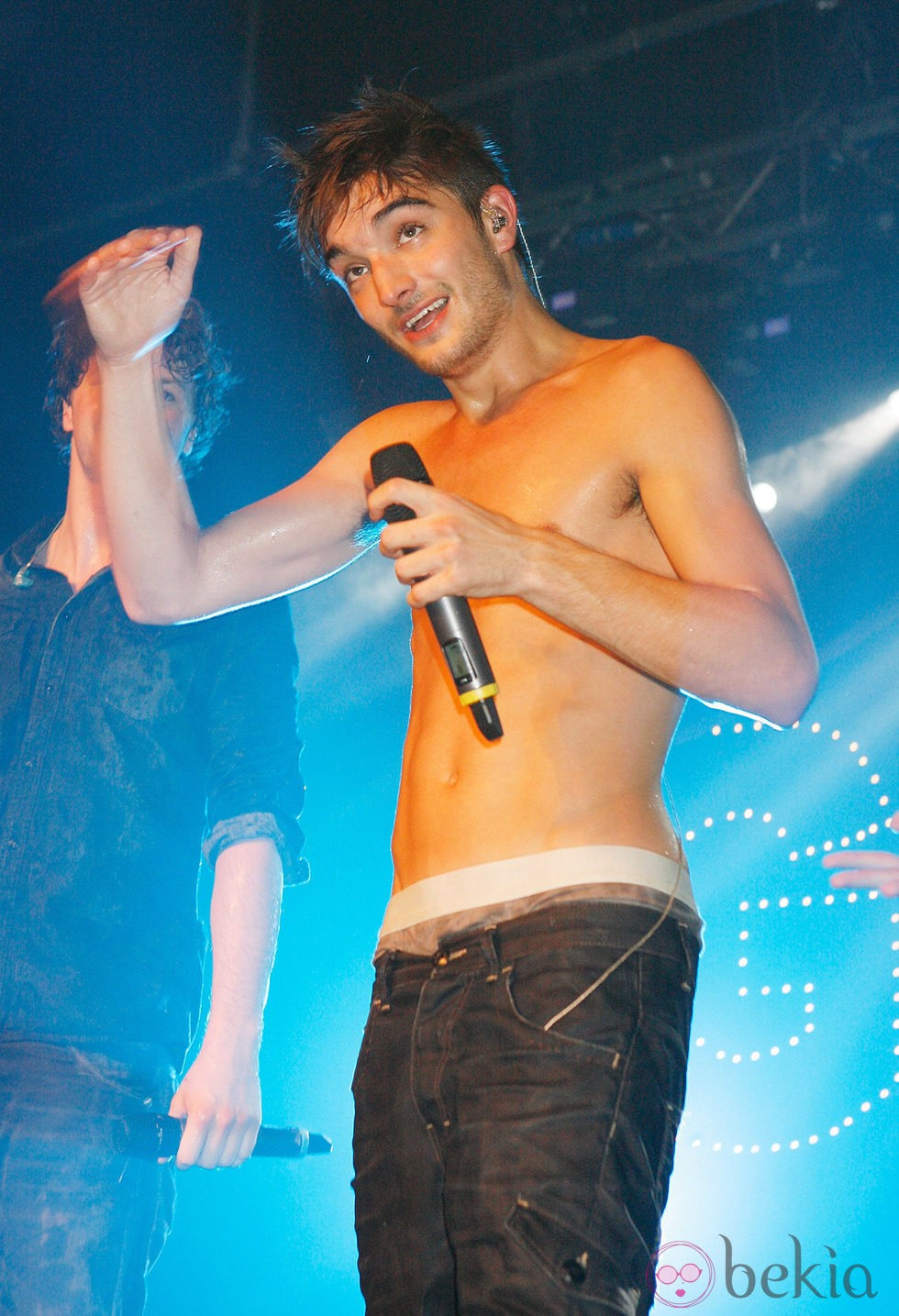 Tom Parker de 'The Wanted' sin camiseta