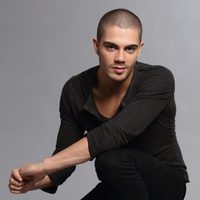 Posado de Max George de 'The Wanted'