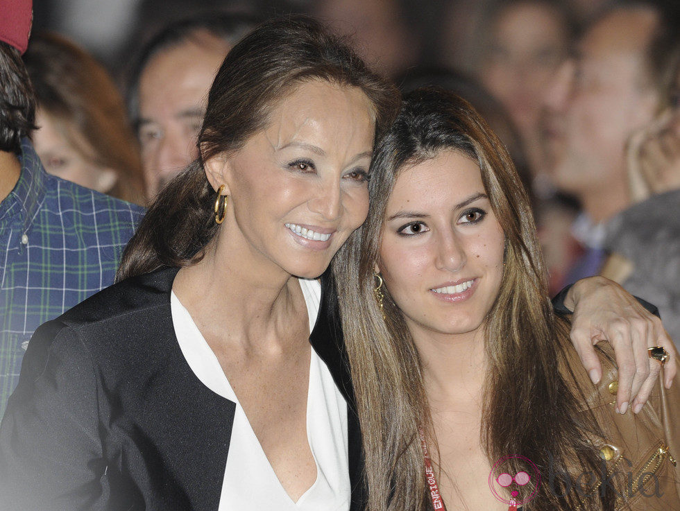 Ana Boyer e Isabel Preysler en el concierto de Enrique Iglesias