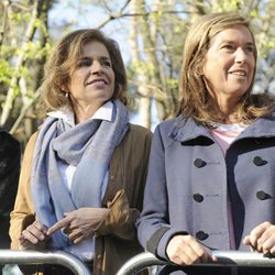 Ana Botella y Ana Mato en la Carrera de la Mujer 2012