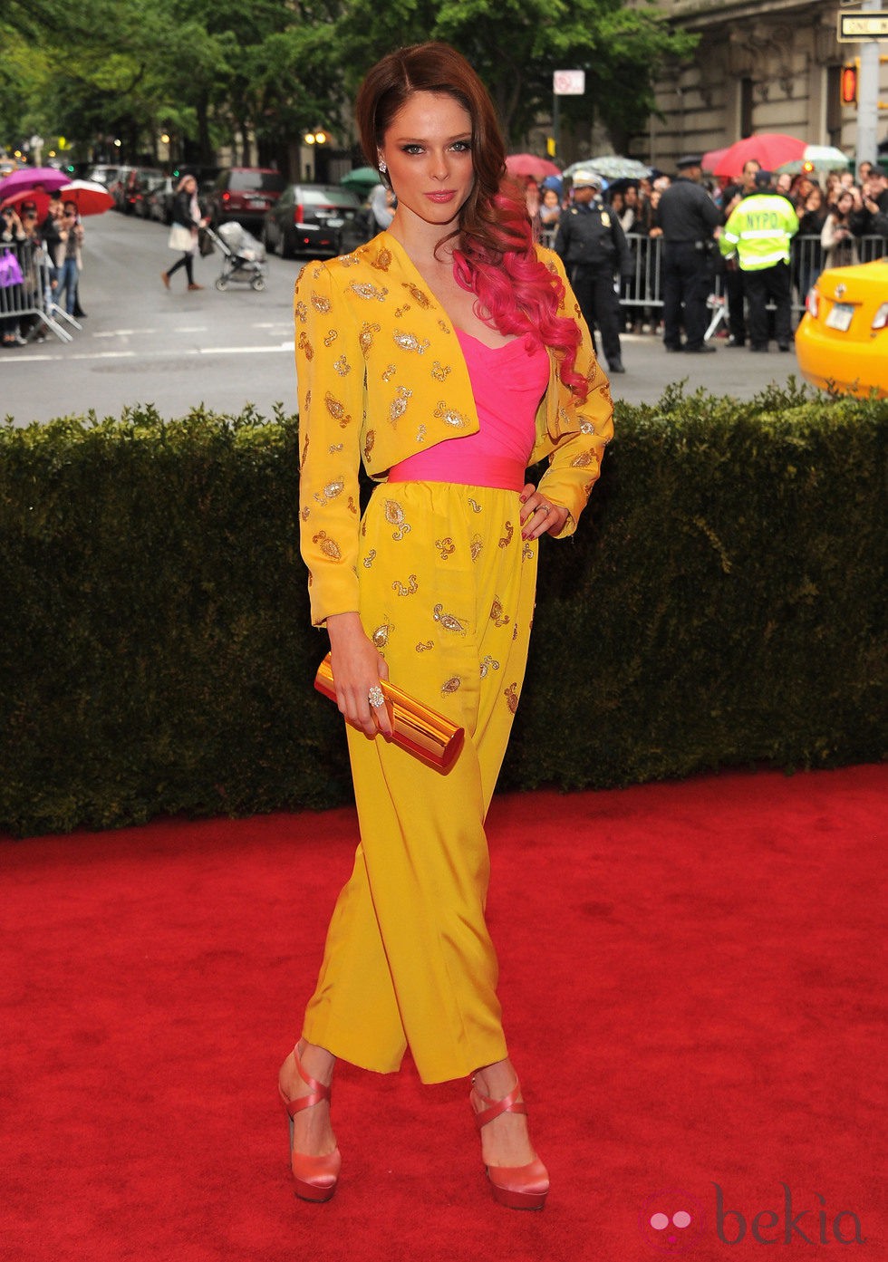 Coco Rocha en la alfombra roja de la Gala del MET 2012