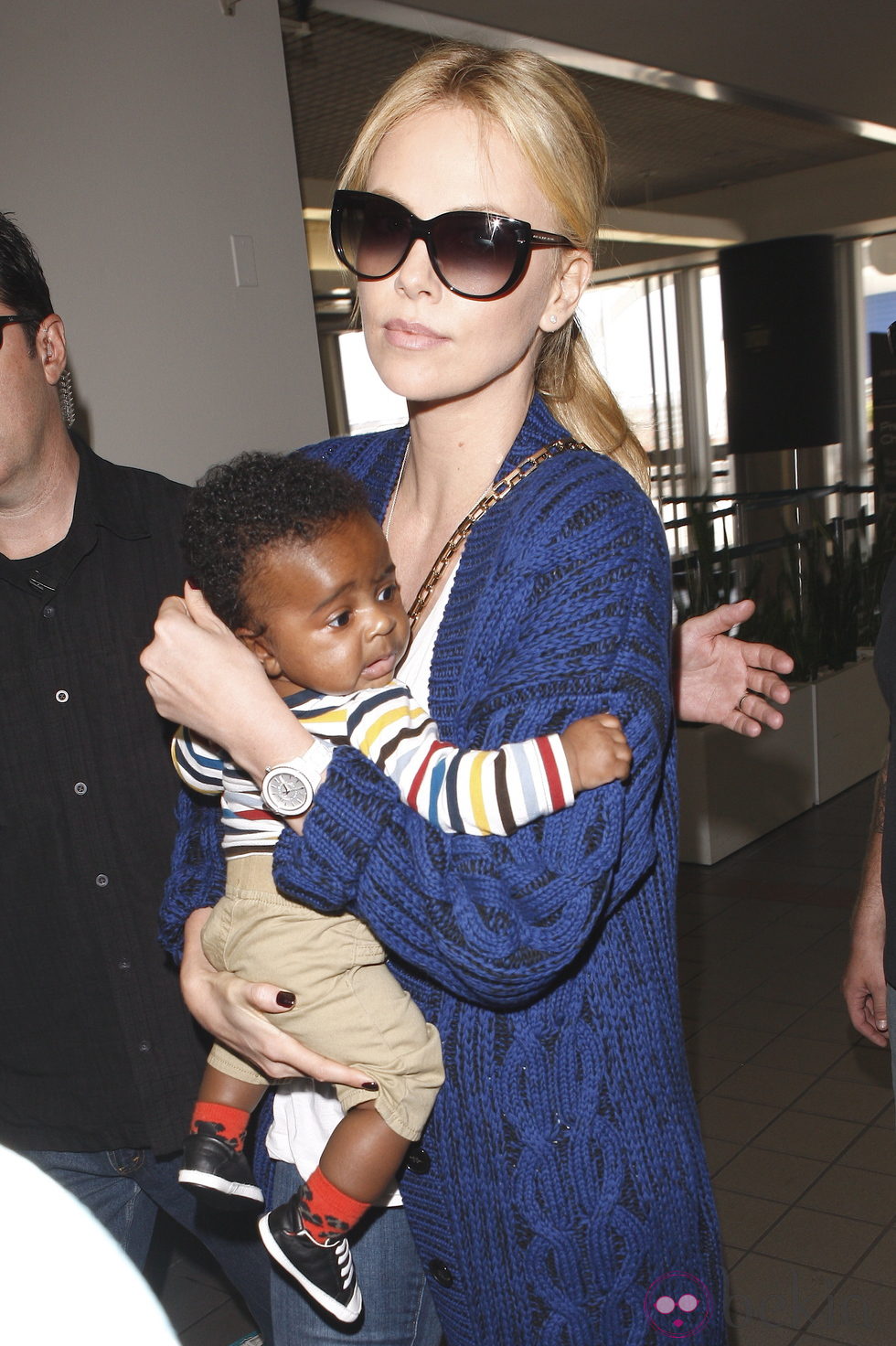 Charlize Theron y su hijo Jackson