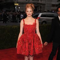 Emma Stone en la alfombra roja de la Gala del MET 2012