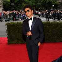 Bruno Mars en la alfombra roja de la Gala del MET 2012