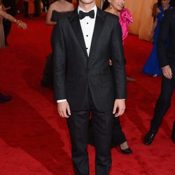 Darren Criss en la alfombra roja de la Gala del MET 2012