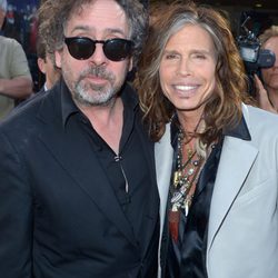 Tim Burton y Steven Tyler en el estreno de 'Dark Shadows' en Los Angeles