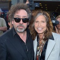 Tim Burton y Steven Tyler en el estreno de 'Dark Shadows' en Los Angeles