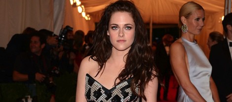 Kristen Stewart en la alfombra roja de la Gala del MET 2012