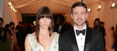 Jessica Biel y Justin Timberlake en la alfombra roja de la Gala del MET 2012