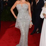 Sofia Vergara en la alfombra roja de la Gala del MET 2012