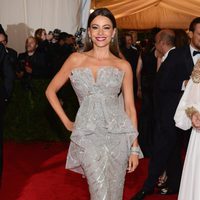 Sofia Vergara en la alfombra roja de la Gala del MET 2012