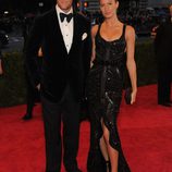 Gisele Bundchen y Tom Brady en la alfombra roja de la Gala del MET 2012