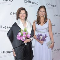 La Reina Silvia de Suecia y Magdalena de Suecia en la gala World Childhood Foundation en Nueva York