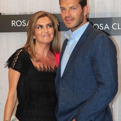 Darek y Susana Uribarri en la fiesta organizada por Rosa Clará en Barcelona