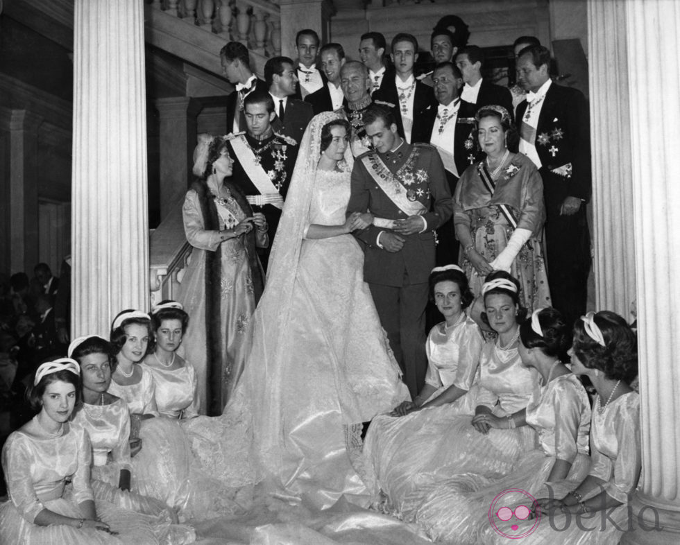 Los Reyes Juan Carlos y Sofía con su familia el día de su boda en 1962