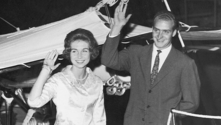 Los Reyes Juan Carlos y Sofía durante su luna de miel en 1962