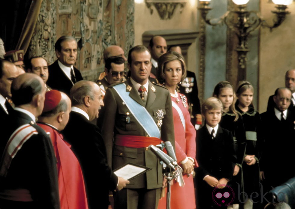 Ceremonia de proclamación de Don Juan Carlos como Rey de España en 1975