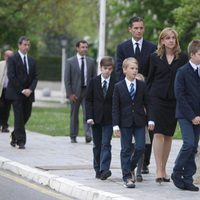 Los Duques de Palma y sus hijos en el funeral del padre de Iñaki Urdangarin