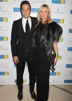 Jamie Hince y Kate Moss en la gala de la Marie Curie Cancer Care Fundraiser