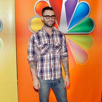 Adam Levine en los Upfronts 2012 de la cadena NBC