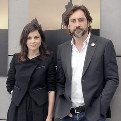 Javier Bardem y Elena Anaya en la presentación del documental 'Hijos de las nubes'