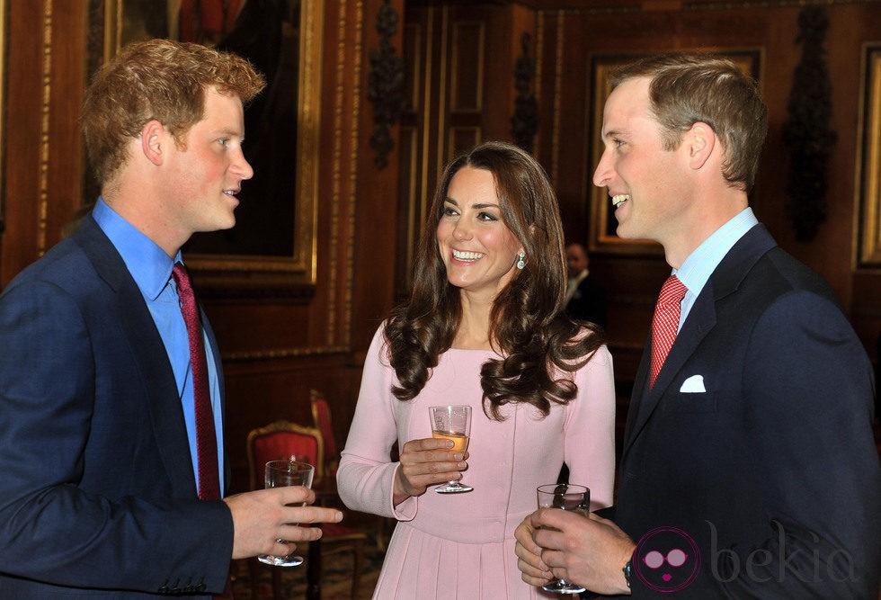 El Príncipe Harry y los Duques de Cambridge en Windsor