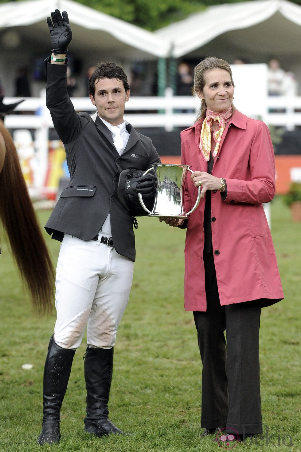 Sergio Álvarez recibe el Gran Premio Copa de S.M. el Rey de manos de la Infanta Elena