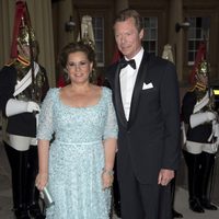 Los Grandes Duques de Luxemburgo en una cena de gala en Buckingham Palace