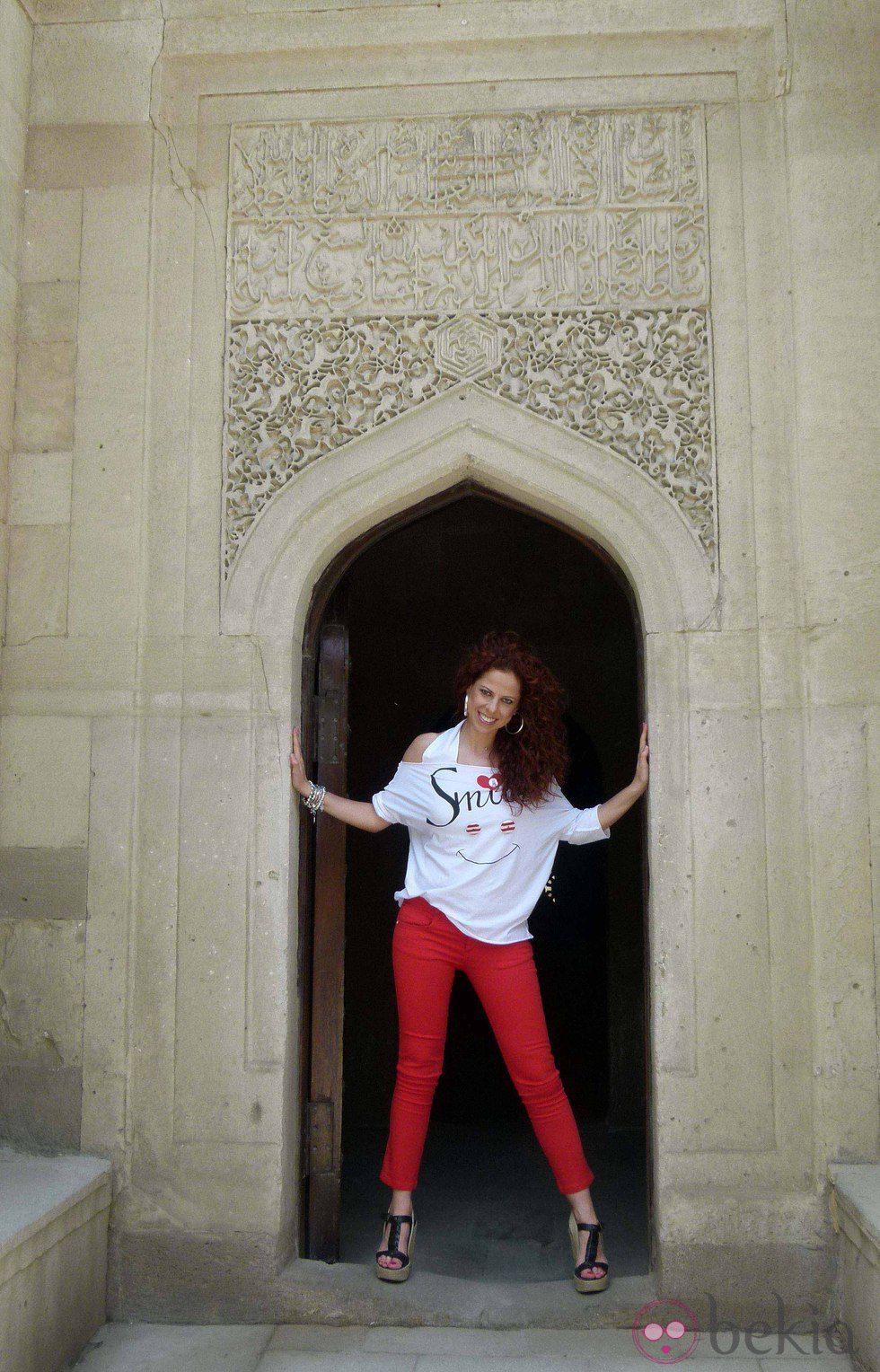 Pastora Soler en la Mezquita de Bakú, ciudad de Eurovision 2012,