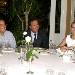 Florentino Pérez y Pitina con Julio Iglesias