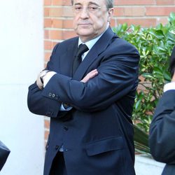 Florentino Pérez en el funeral de su mujer María Ángeles Sandoval, Pitina