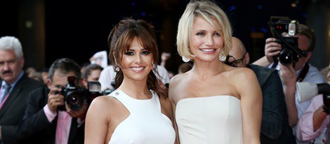 Cheryl Cole y Cameron Diaz en el estreno de 'Qué esperar cuando estás esperando'