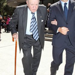 Alfredo Di Stefano en la capilla ardiente de María Ángeles Sandoval, Pitina