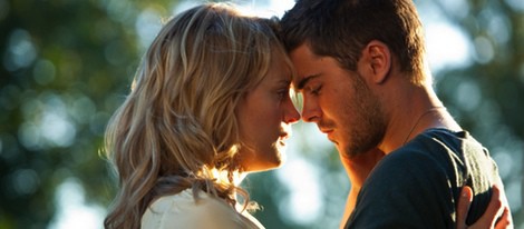 Zac Efron y Taylor Schilling en la película 'Cuando te encuentre'