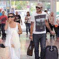 Eva Longoria y Eduardo Cruz en la estación del AVE de Málaga