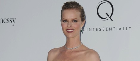 Eva Herzigova en la gala amfAR celebrada en el Festival de Cannes 2012