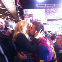 Gerard Piqué besa a Shakira tras ganar la Copa del Rey