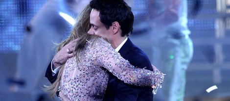 Jennifer Lopez y Marc Anthony se abrazan en un nuevo acto del programa 'Q Viva'