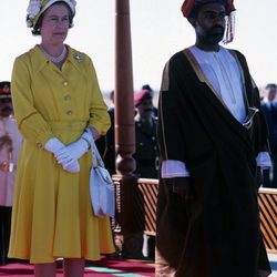 La Reina Isabel II en una visita a Omán en 1979