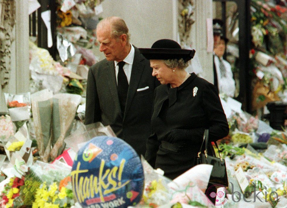 Isabel II y el Duque de Edimburgo en 1997