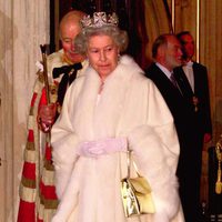 La Reina Isabel II en la apertura del Parlamento en 1998