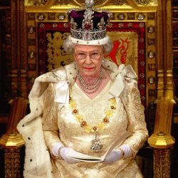 La Reina Isabel en la apertura del Parlamento en 2002