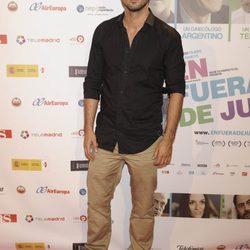 Hugo Silva en el estreno de la película 'En fuera de juego'