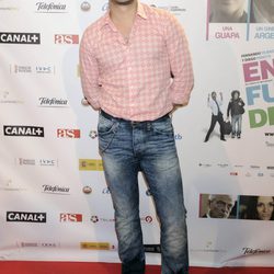 Asier Etxeandia en el estreno de la película 'En fuera de juego'