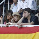 Arancha del Sol, Marta Hazas y Javier Veiga en una corrida de toros de San Isidro 2012