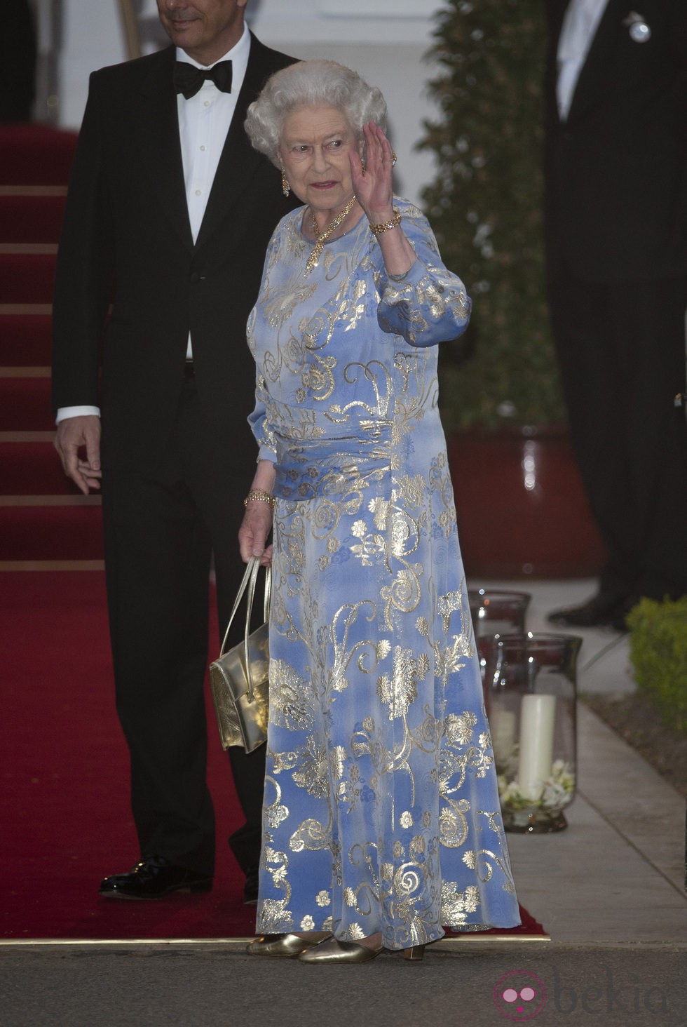 La Reina de Inglaterra en la cena de gala previa a la boda de los Duques de Cambridge