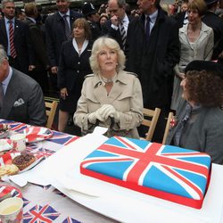 El Principe Carlos y Camilla en picnic de Picadilly por el 'Jubileo de Diamante'