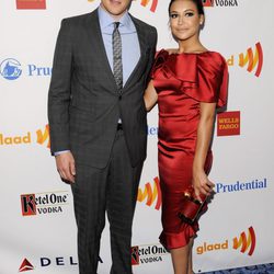 Cory Monteith y Naya Rivera en la entrega de los Premios GLAAD 2012